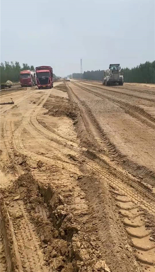 中鐵八局商丘310國道加寬改造